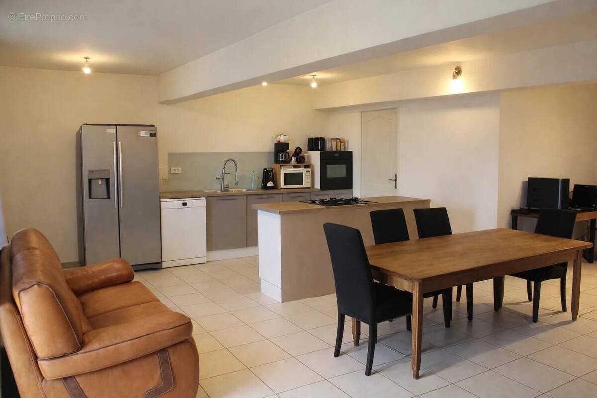 Appartement à GALLARGUES-LE-MONTUEUX