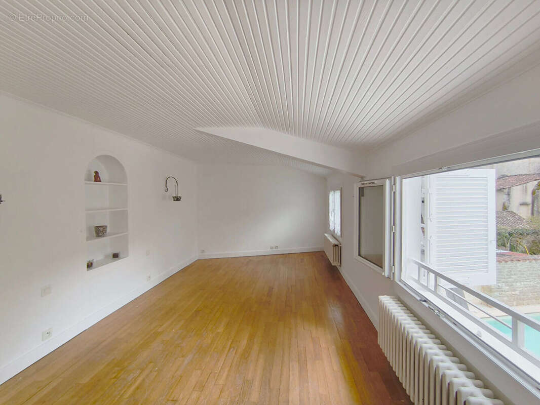 Maison à BURIE