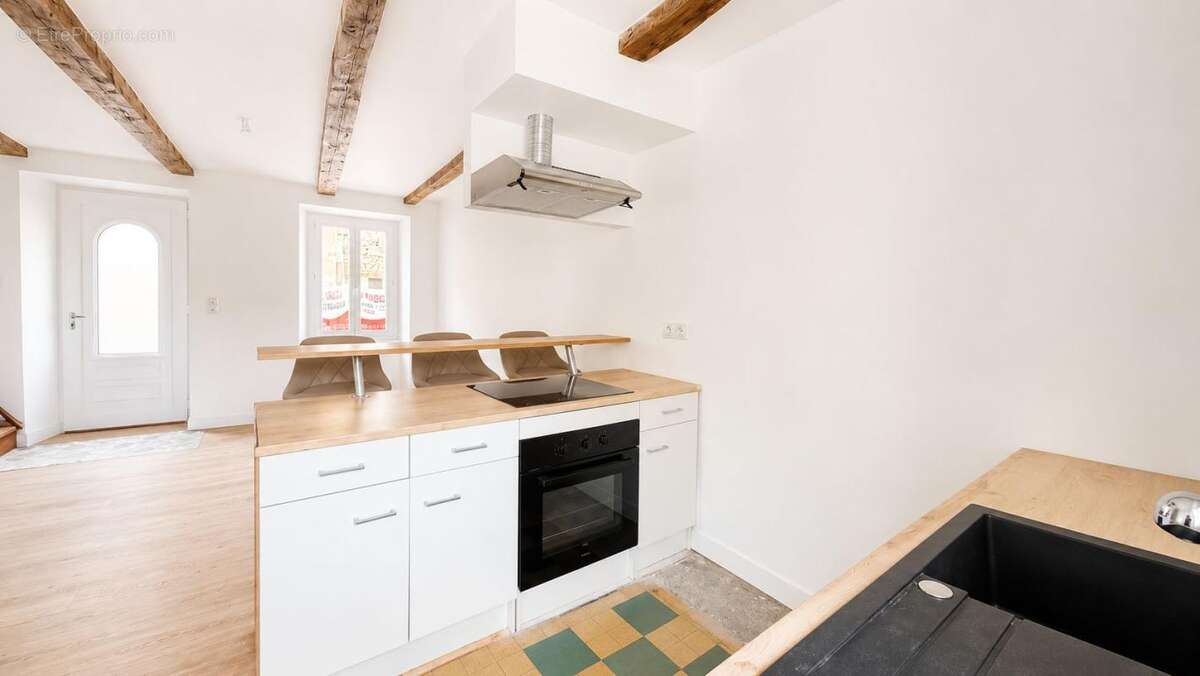 Maison de caractère rénovée avec garage et combles aménageables - photo 5