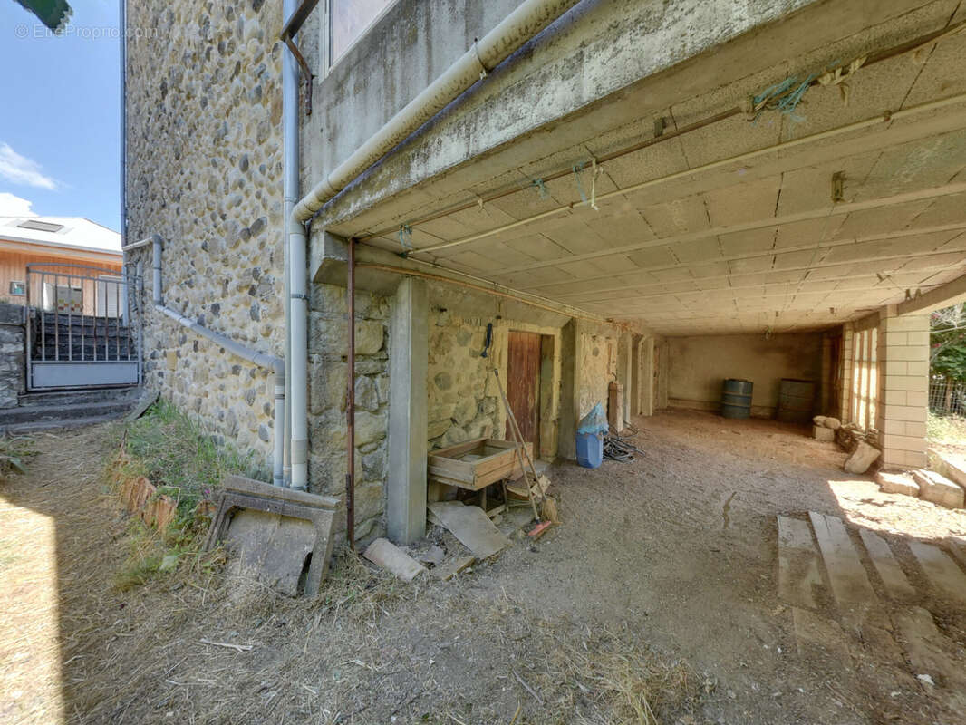 Maison à LES OLLIERES-SUR-EYRIEUX