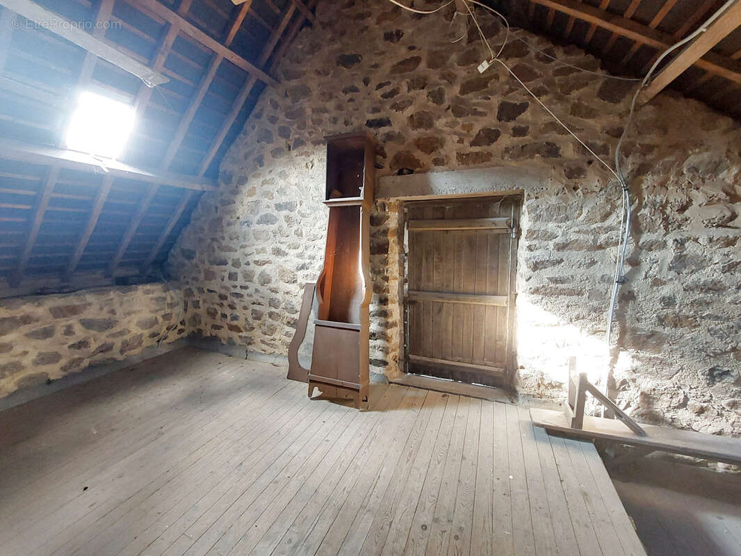 Maison à ARGENTRE-DU-PLESSIS