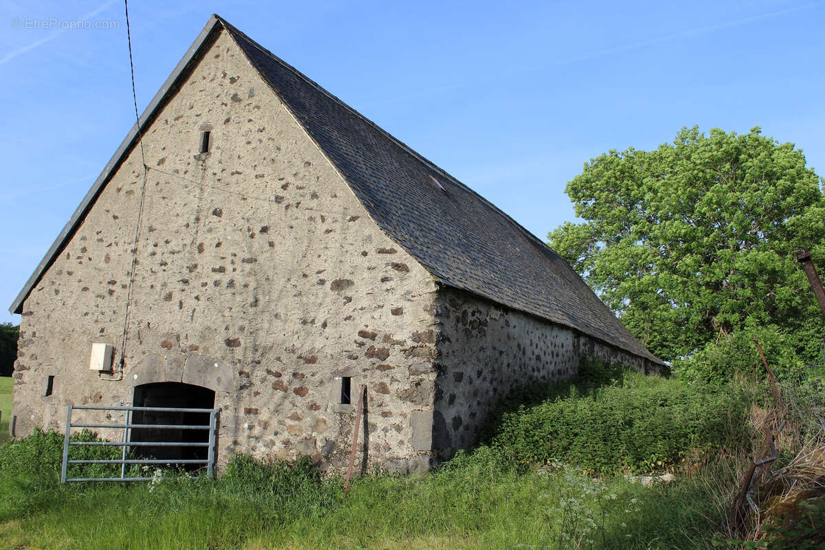 Maison à ANGLARDS-DE-SALERS