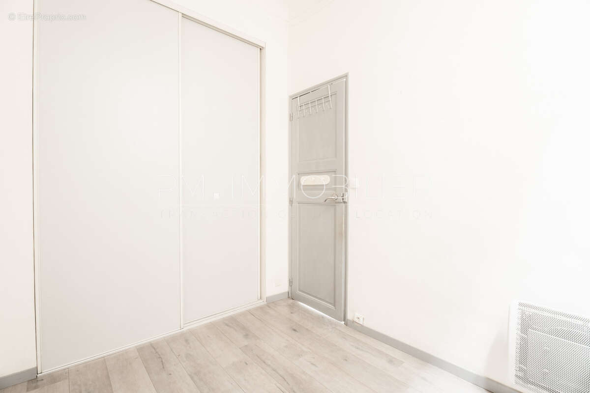 Appartement à MARSEILLE-4E