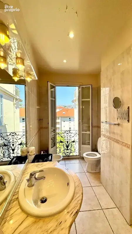 NICE GAMBETTA – Élégant 3 Pièces Bourgeois en Étage Élevé avec Bow-Window - photo 18