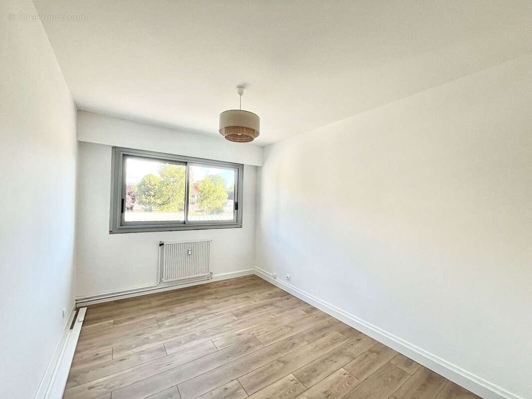 A VENDRE grand appartement Caen 4 pièce(s) 85 m2 - calme - sécurisé - proche centre ville - garage  fermé - cave - photo 12