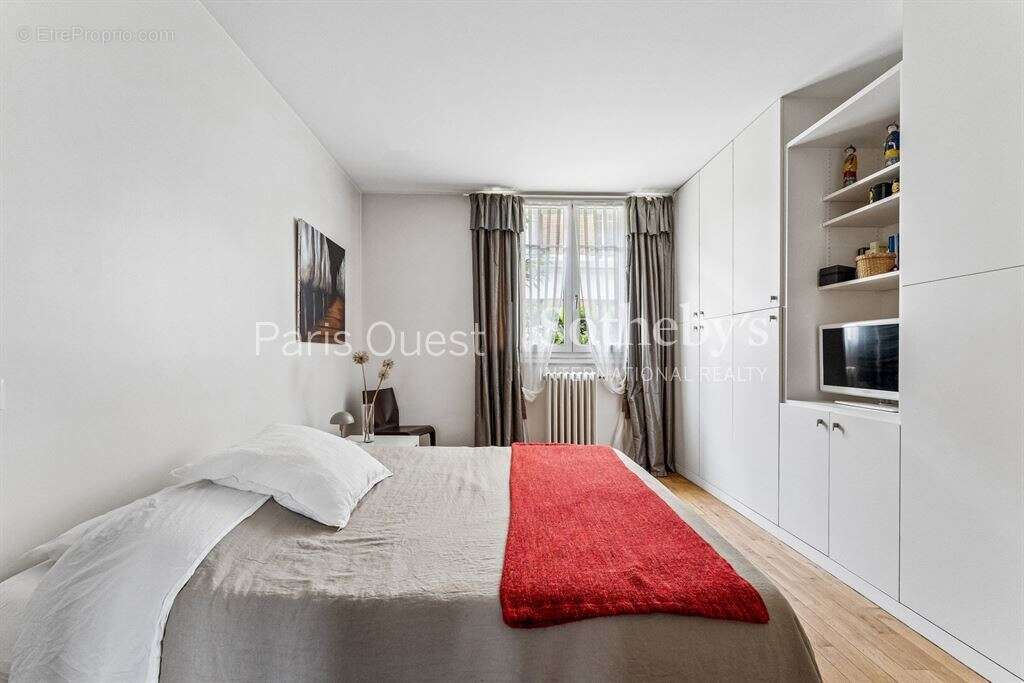 Appartement à NEUILLY-SUR-SEINE