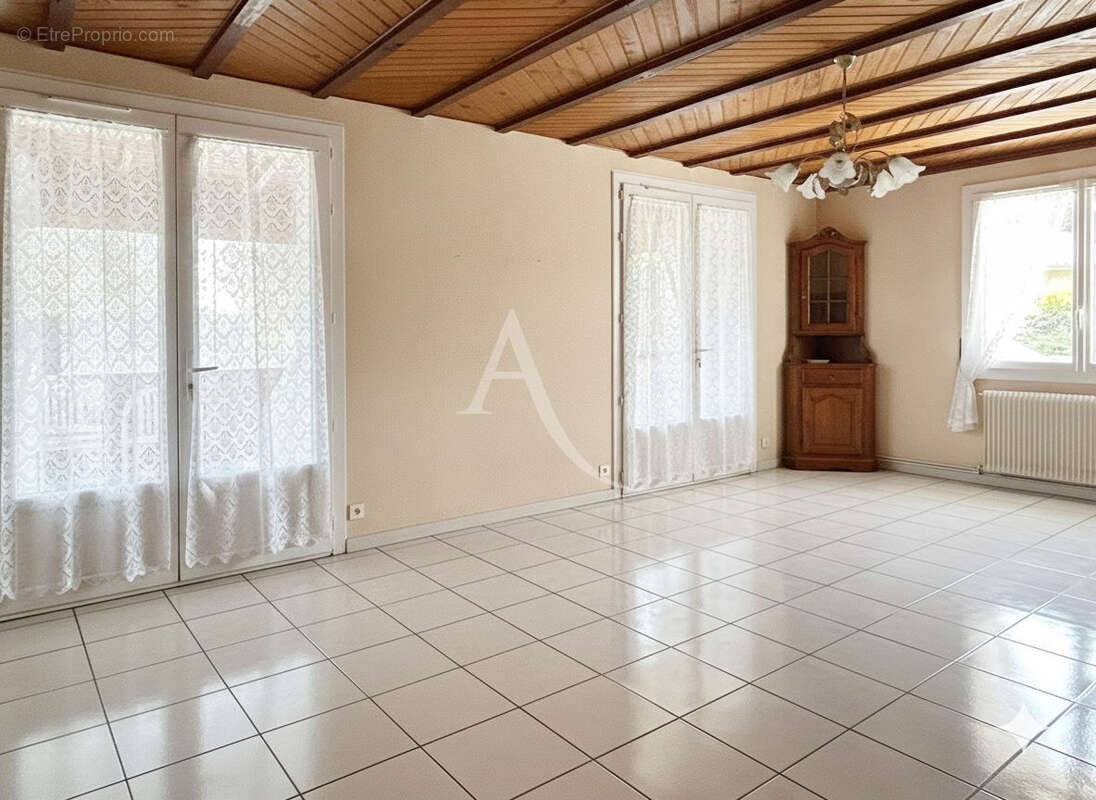 Maison Canéjan 112 m² avec dépendances - photo 5