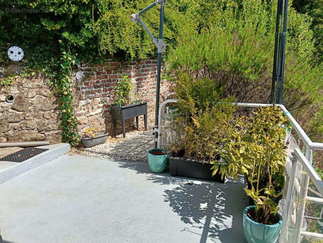 Maison en Pierres rénovée, 3 Chambres, garage, jardin, terrasses - photo 12