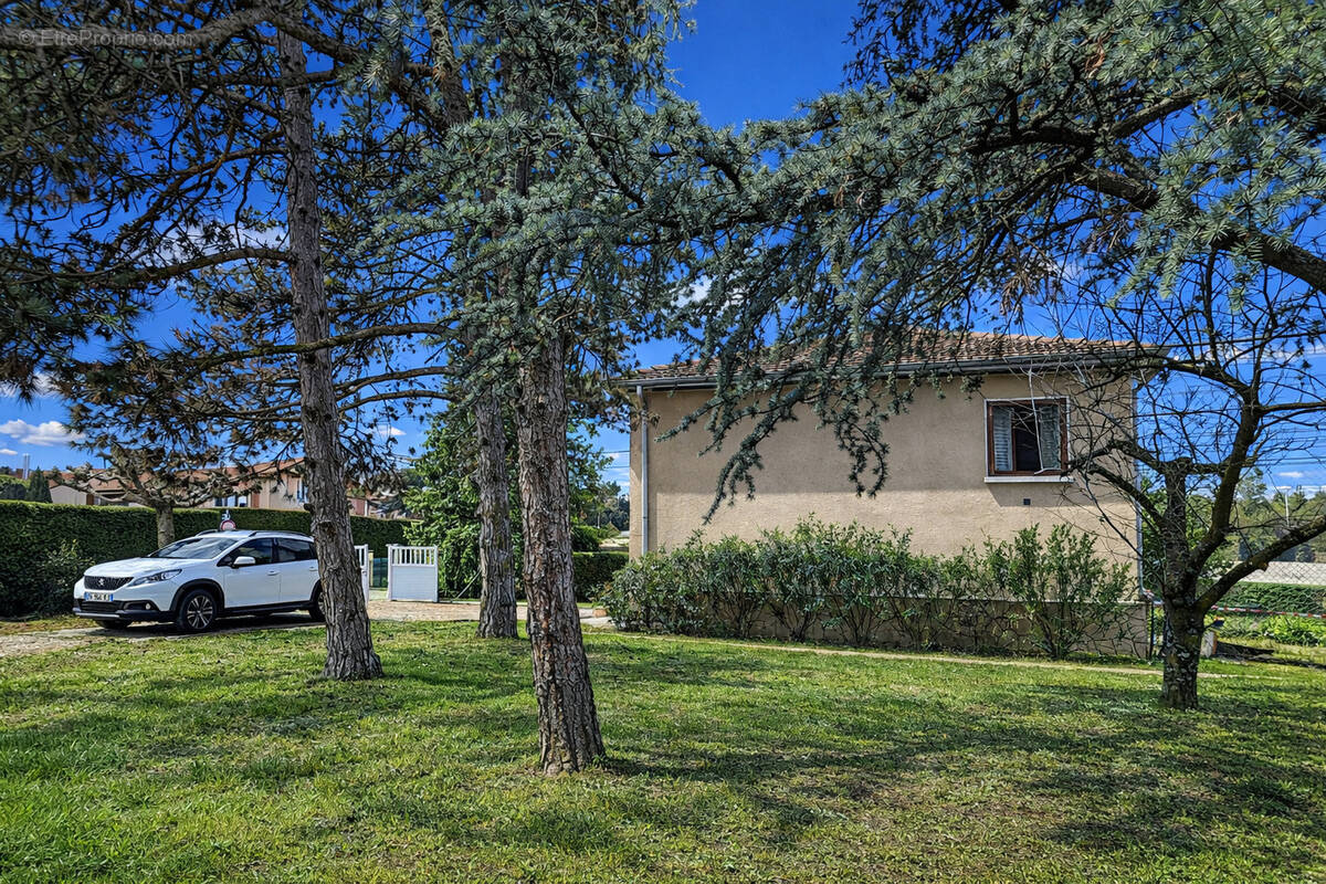 Maison à SAINT-GENIS-LAVAL