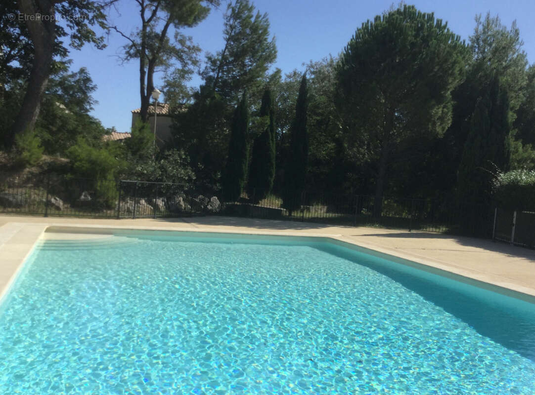 Appartement à VILLENEUVE-LES-AVIGNON