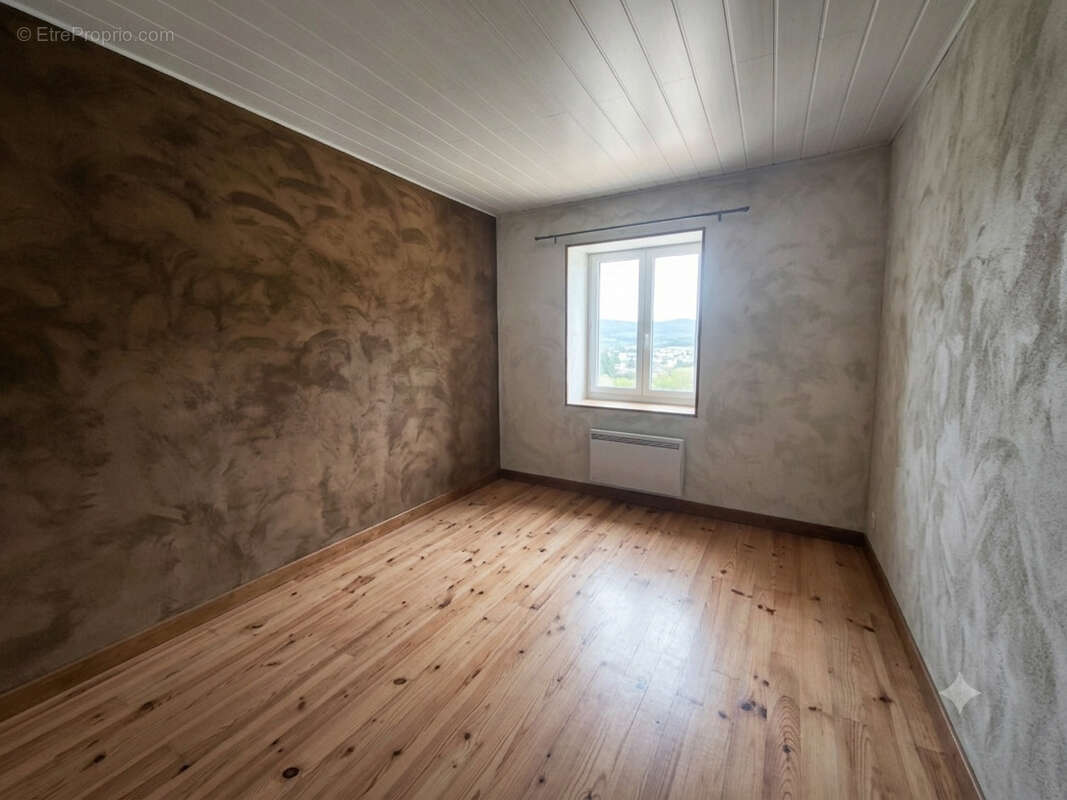 Maison de Bourg rénovée avec terrain - photo 8
