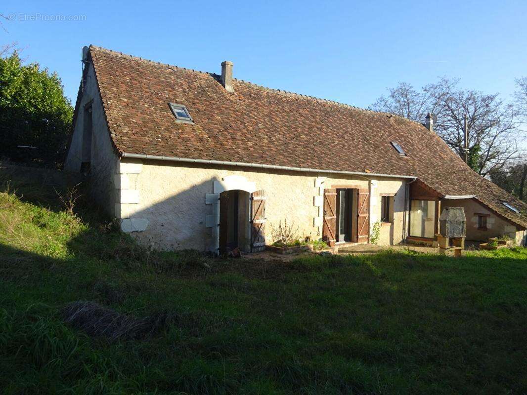 Maison à YZEURES-SUR-CREUSE