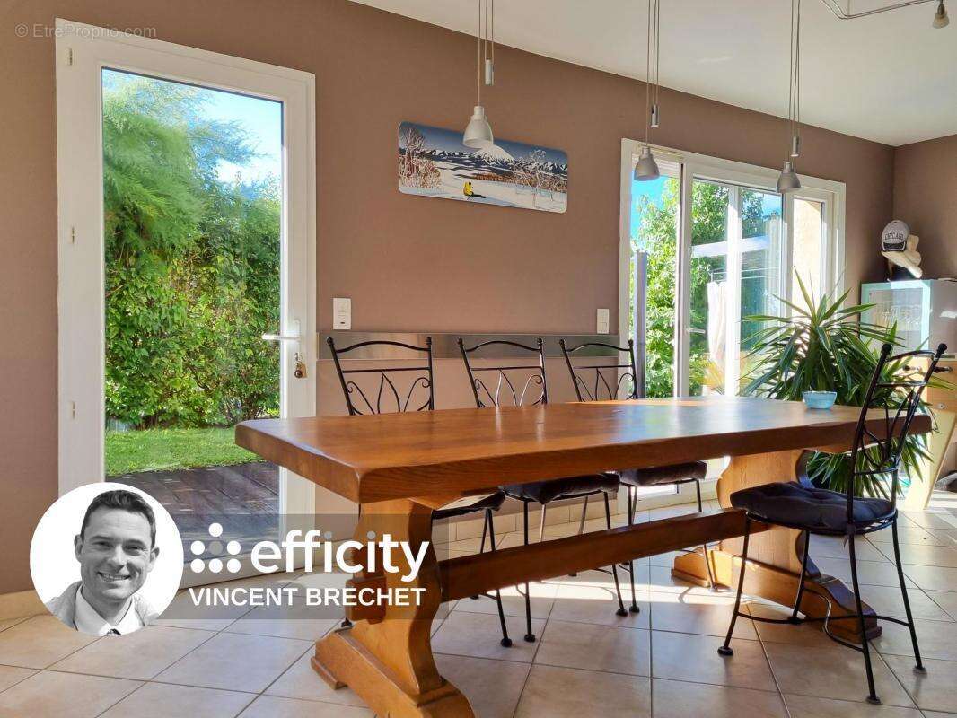 Maison à CRUSEILLES