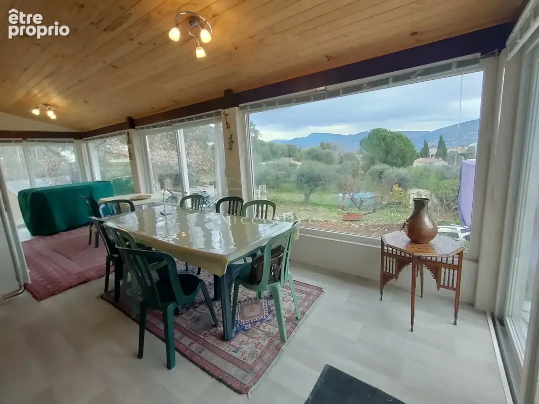 Villa 8 pièces sur 2330 m2 de terrain - photo 2
