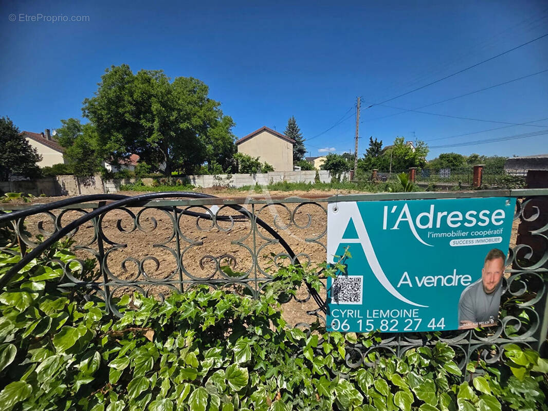Terrain à TREMBLAY-EN-FRANCE