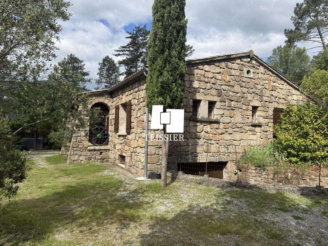Maison à LES SALELLES