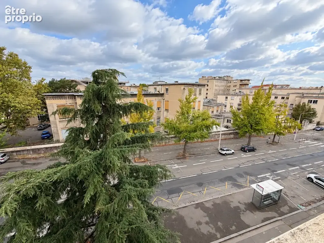 LYON 3ᵉ   Appartement 4 pièces traversant   78 m2   4ᵉ étage avec ascenseur - photo 6