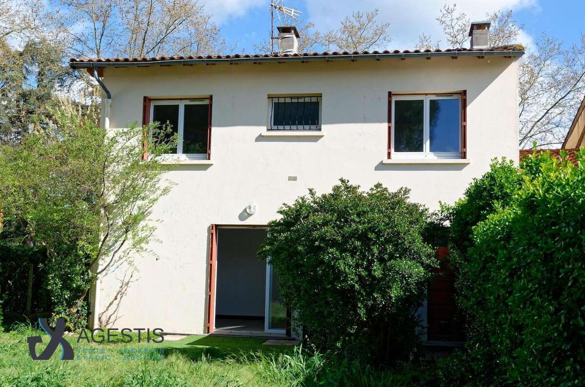   - Maison à CUGNAUX