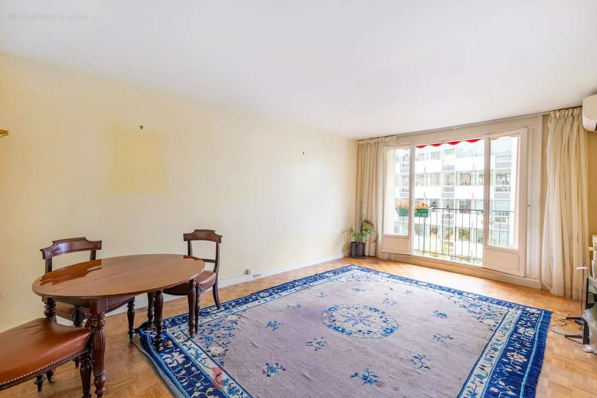 Appartement à PARIS-15E