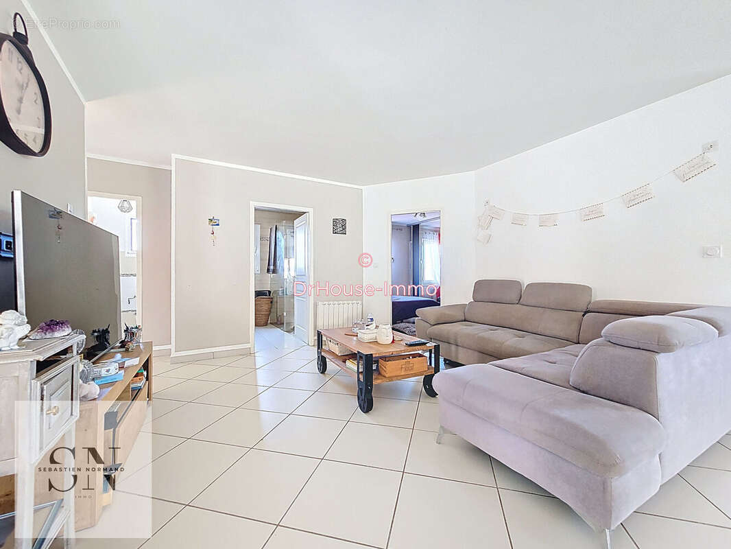 Maison à ALLEZ-ET-CAZENEUVE