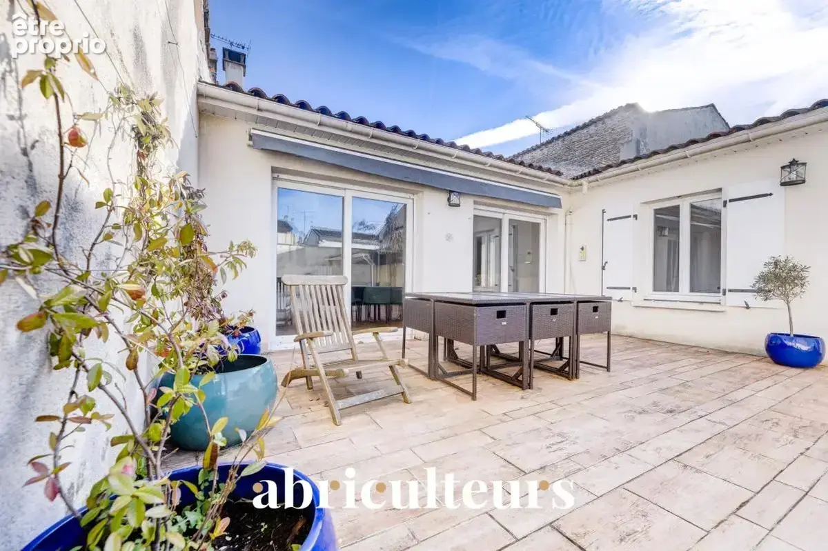 Maison 5 pièces 155 m² avec piscine en vente à Cognac 16100 - photo 2