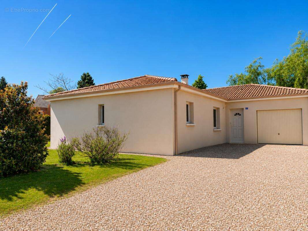 Maison 108 m² à Bussiere-Galant  - photo 7
