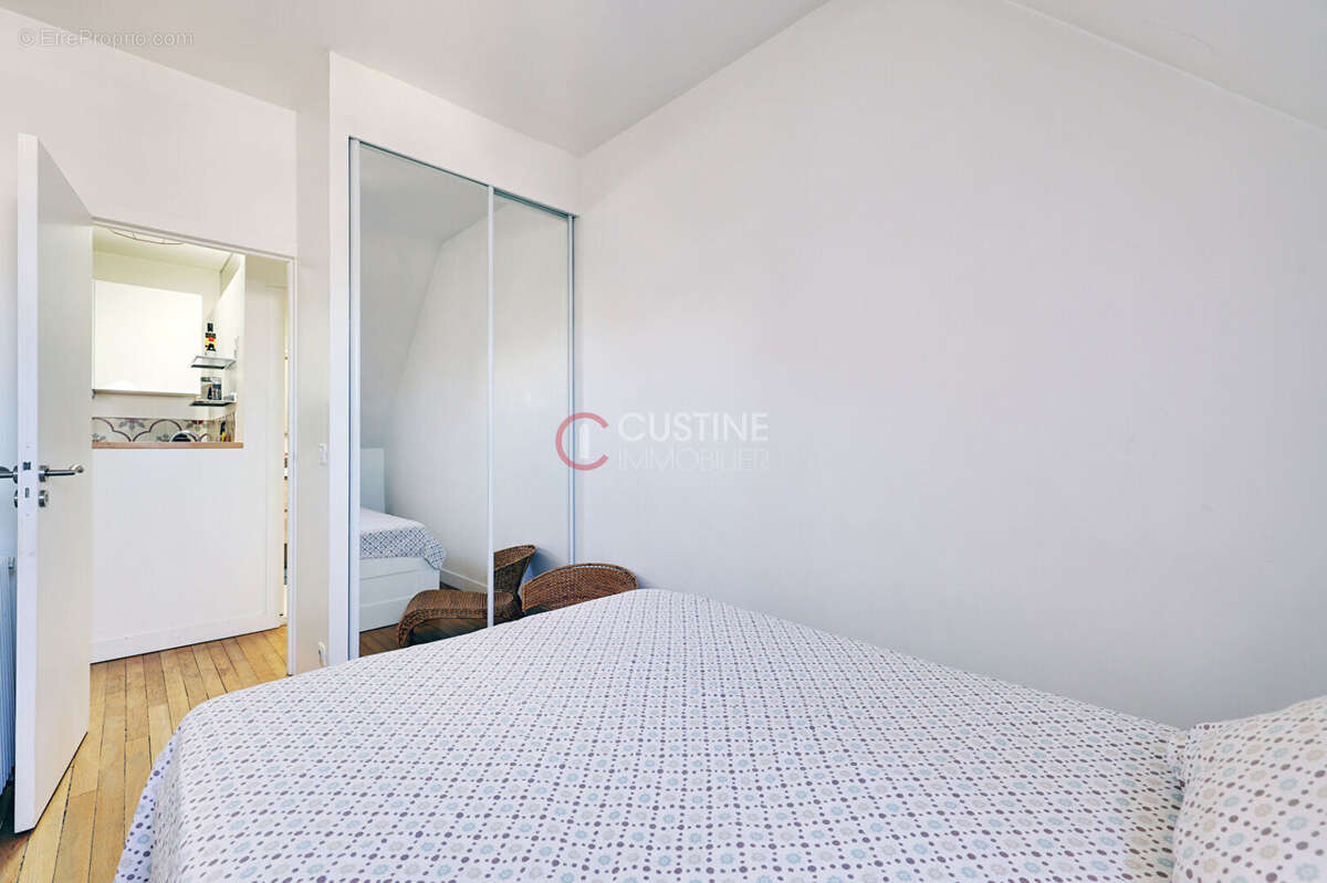 Plaine monceau  -dernier etage - excellent etat - photo 8