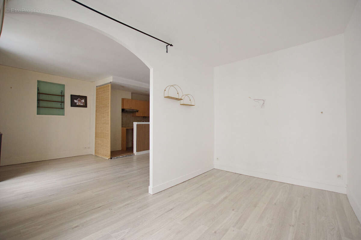 Appartement à PARIS-14E