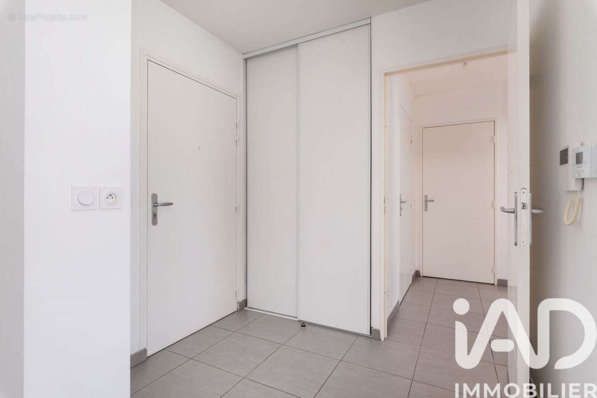 Photo 8 - Appartement à VILLEURBANNE