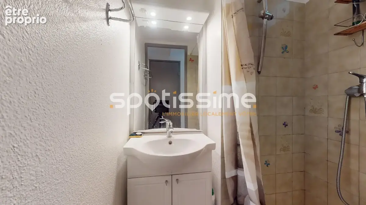 Le Cap d'Agde, Mont Saint-Martin, studio cabine en rez-de-jardin,Terrasse, parking privé - photo 13