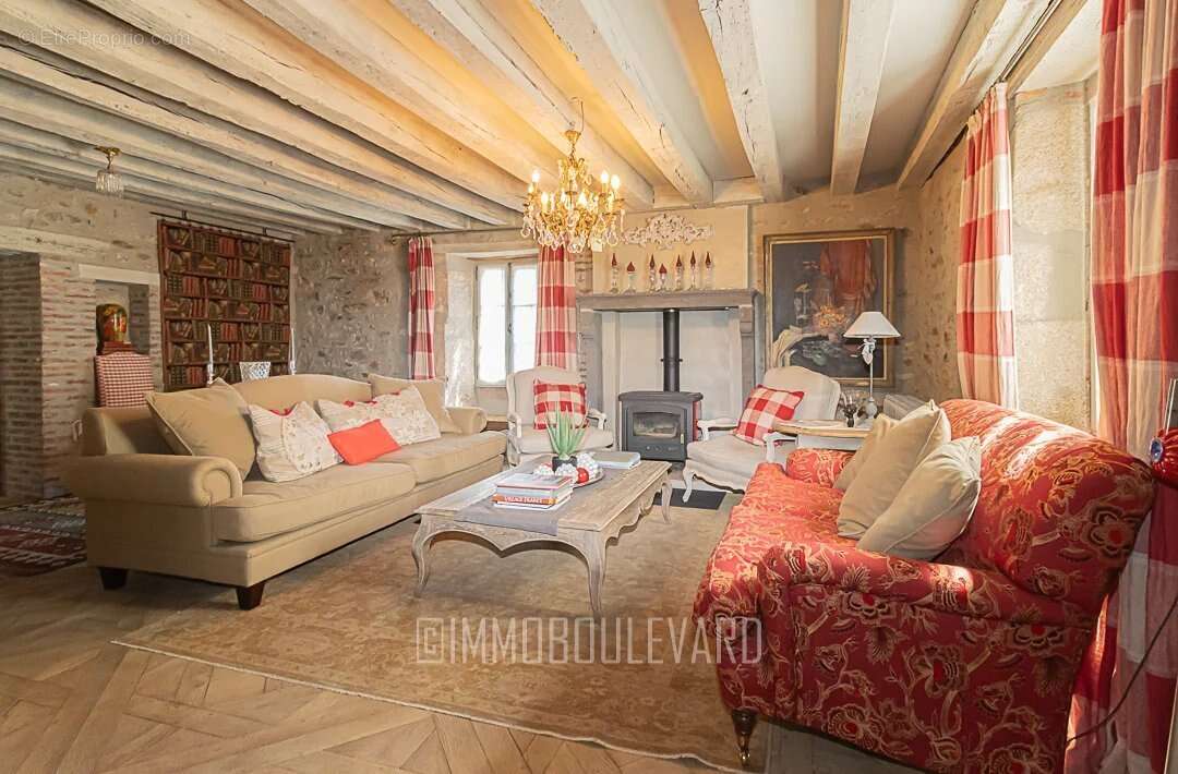À vendre, Maison de charme à Boussac (23) vue château - photo 10