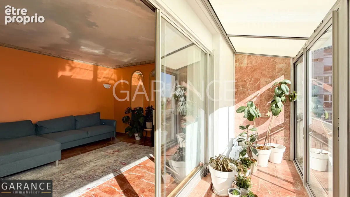 Appartement à PARIS-14E
