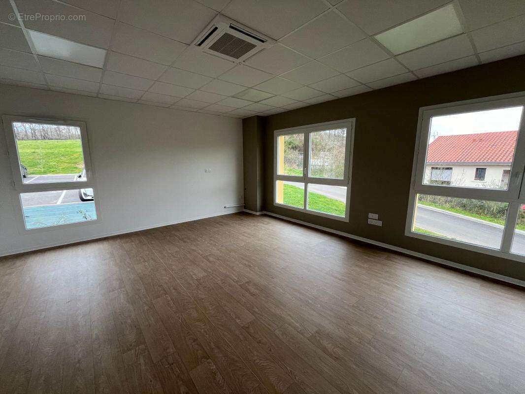 Commerce à SALIES-DE-BEARN