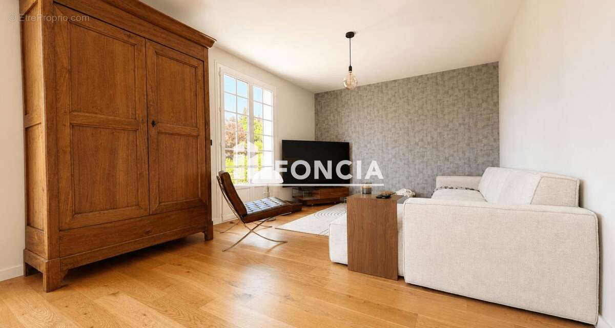 Maison à LIMAS