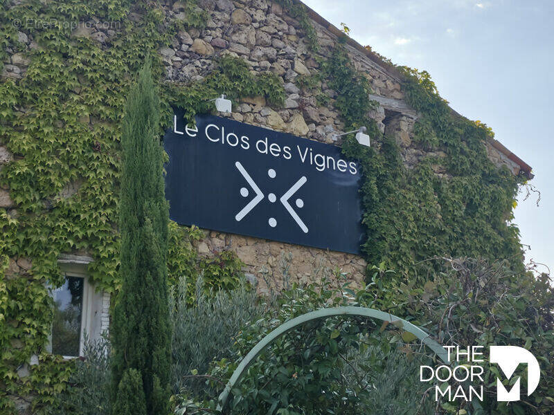 Commerce à COTIGNAC