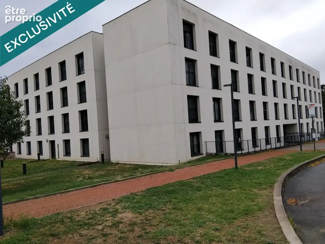 Photo 1 - Appartement à PIERRE-BENITE