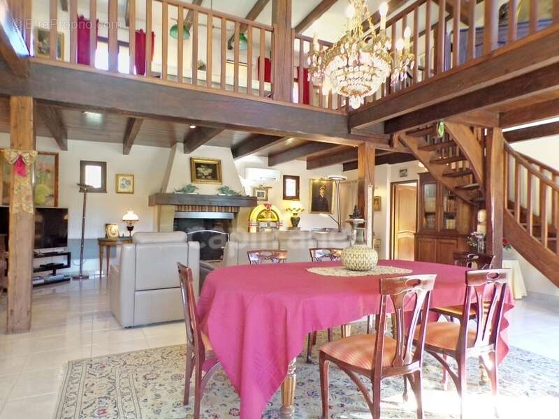 Maison à CRUZY