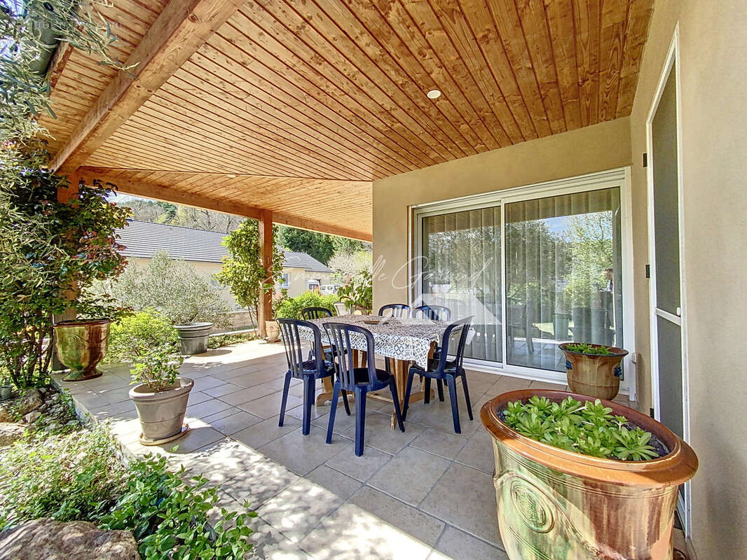 Maison à SAINT-JEAN-DU-BRUEL