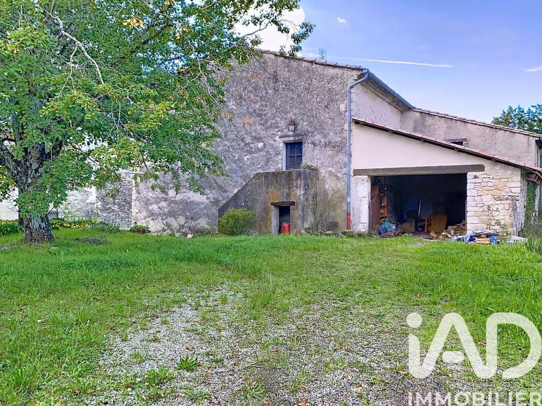 272 m² à Le Poet-Laval  - photo 4