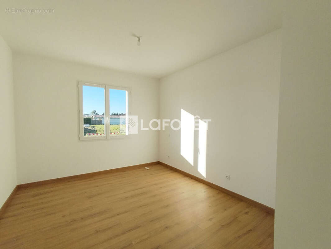 Maison à SAINT-NICOLAS-DE-LA-GRAVE