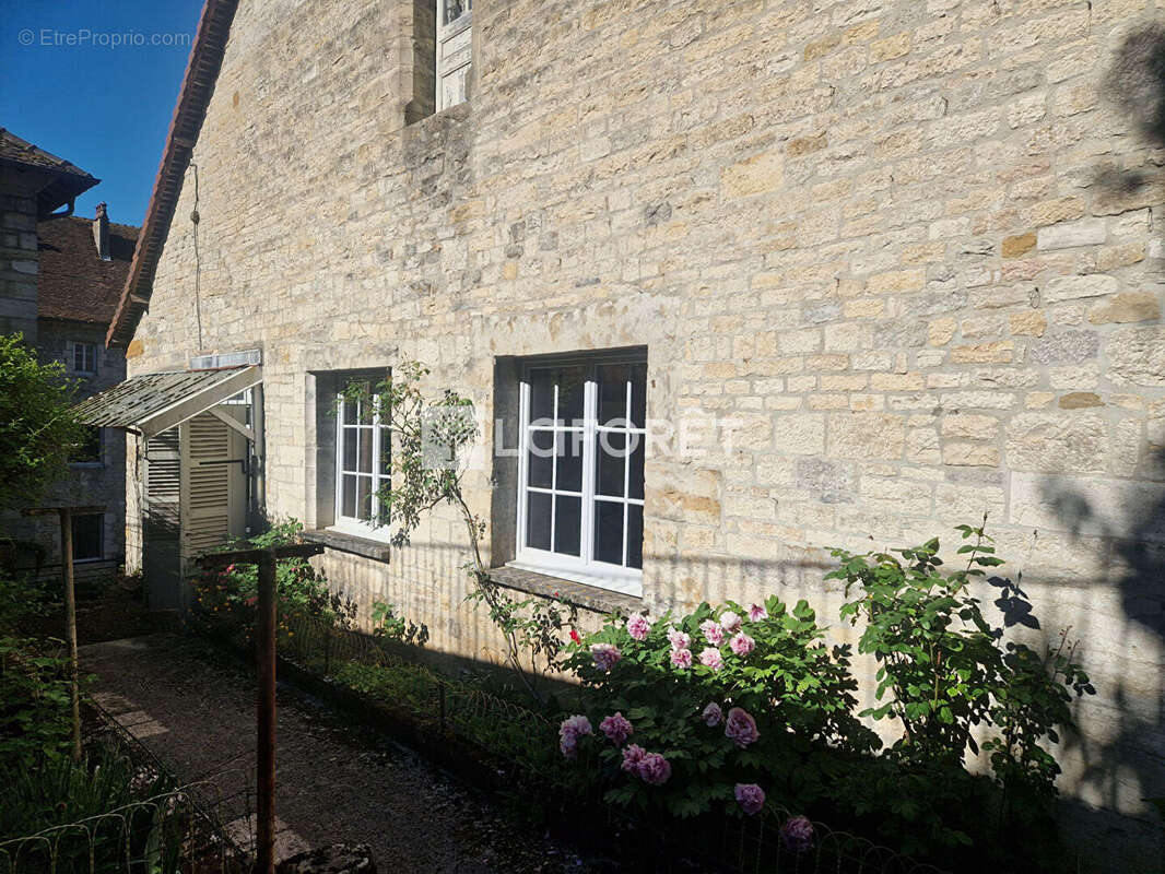 Appartement à SALINS-LES-BAINS