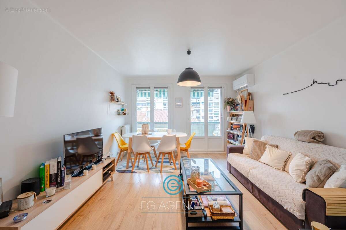 Appartement à MARSEILLE-7E