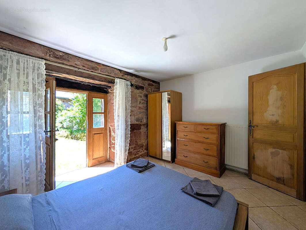 Maison Villecomtal 5 pièces 150 m2 + 76m²  aménageable sur 585 m² de terrain - photo 12