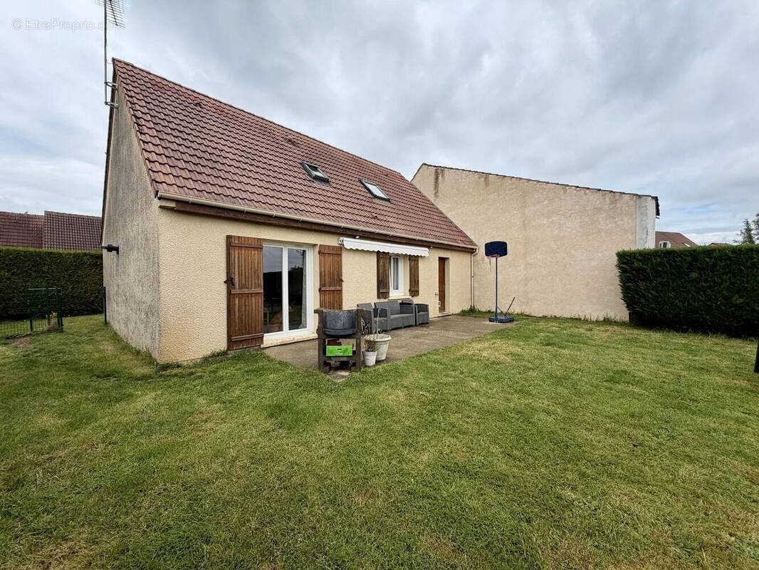 Maison à ROZAY-EN-BRIE