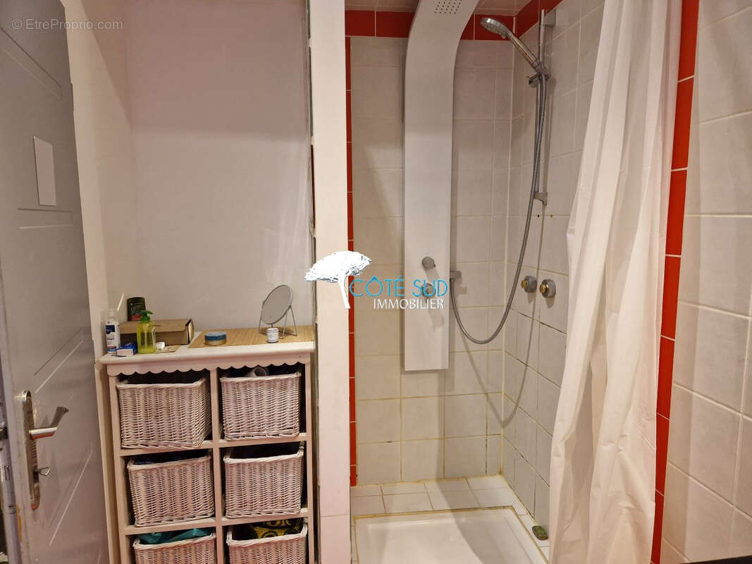 Maison 4 pièces, 3 chambres, entièrement rénovée, en plein coeur de village... - photo 6