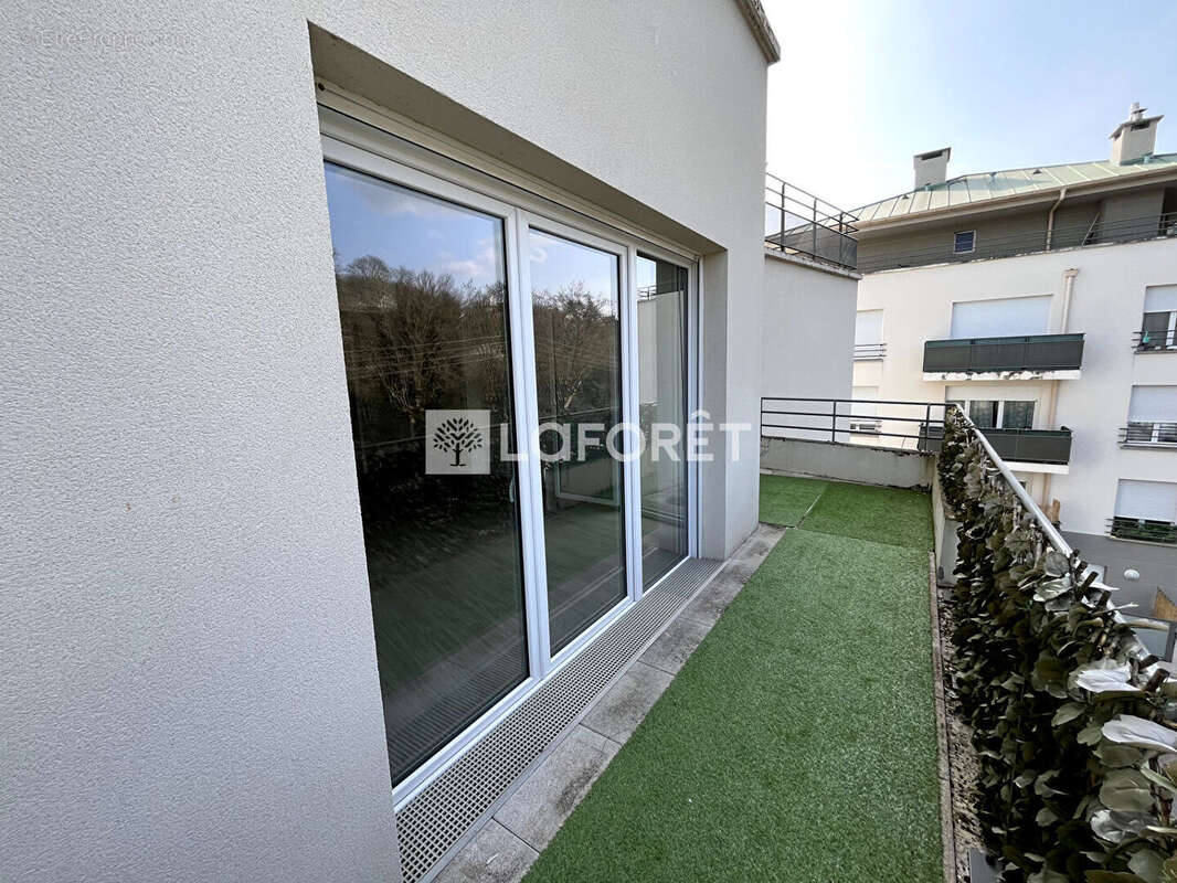 Appartement à HARDRICOURT