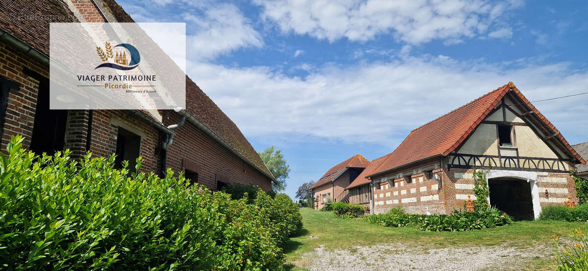 EXCLUSIVITÉ - Viager occupé - Domaine de 17 000 m2 avec maison de maître, dépendances et écurie - Pays de Bray (76) - photo 2