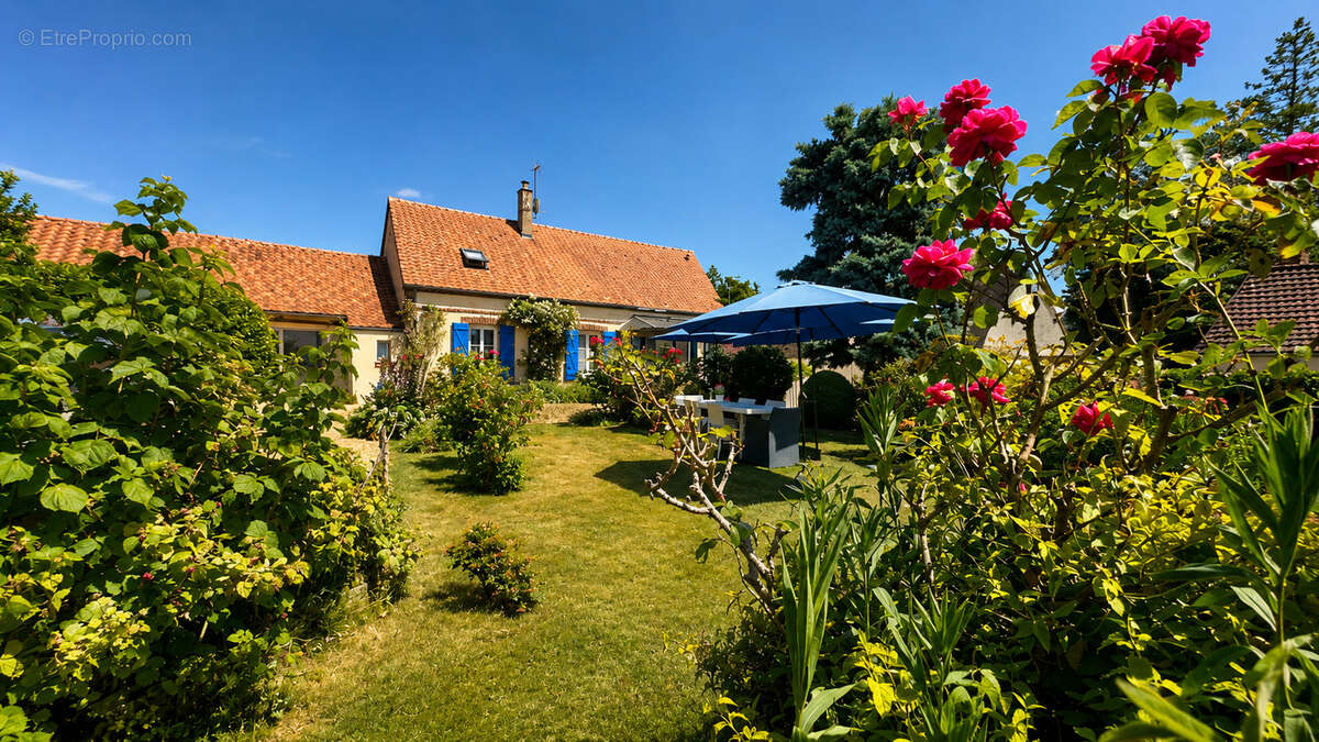 Superbe longère de caractère rénovée - vie de plain-pied -véranda et jardin paysagé sans vis-à-vis - photo 14
