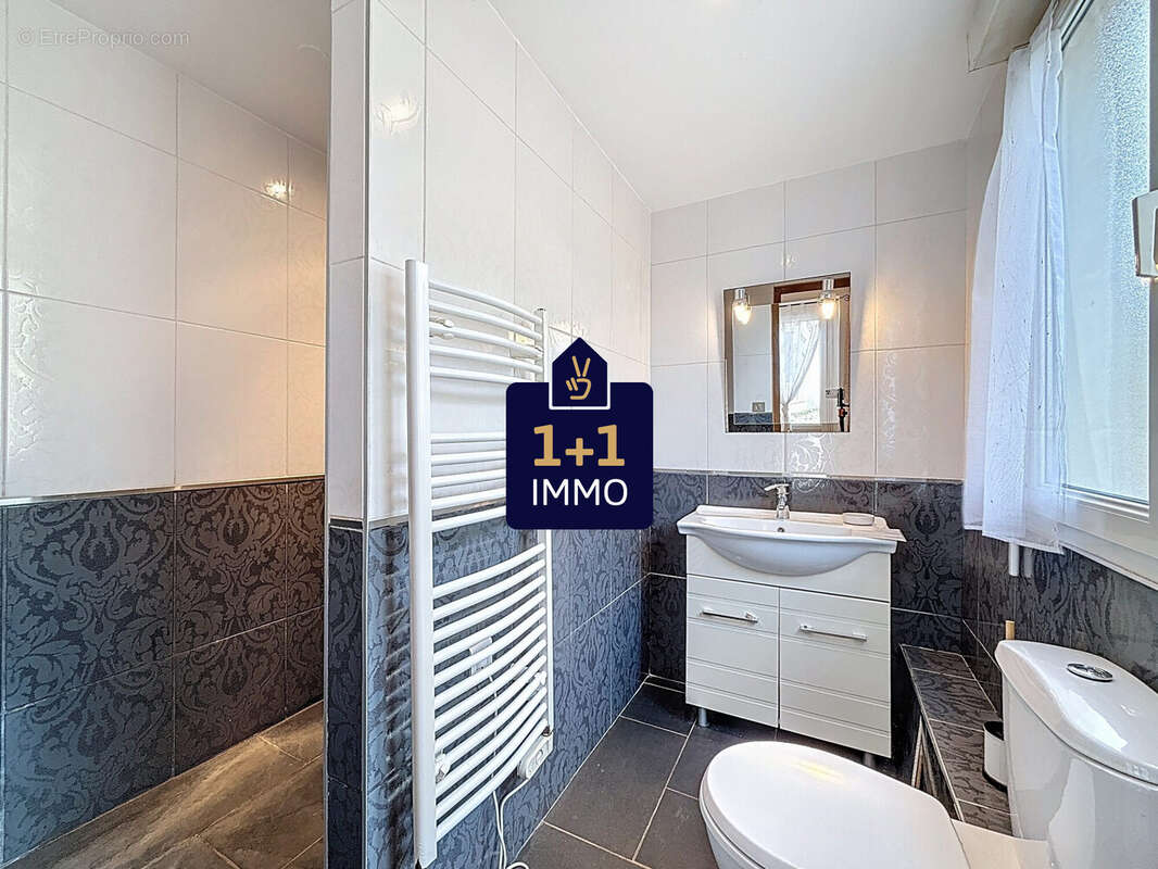 Maison à BAGNOLS-EN-FORET