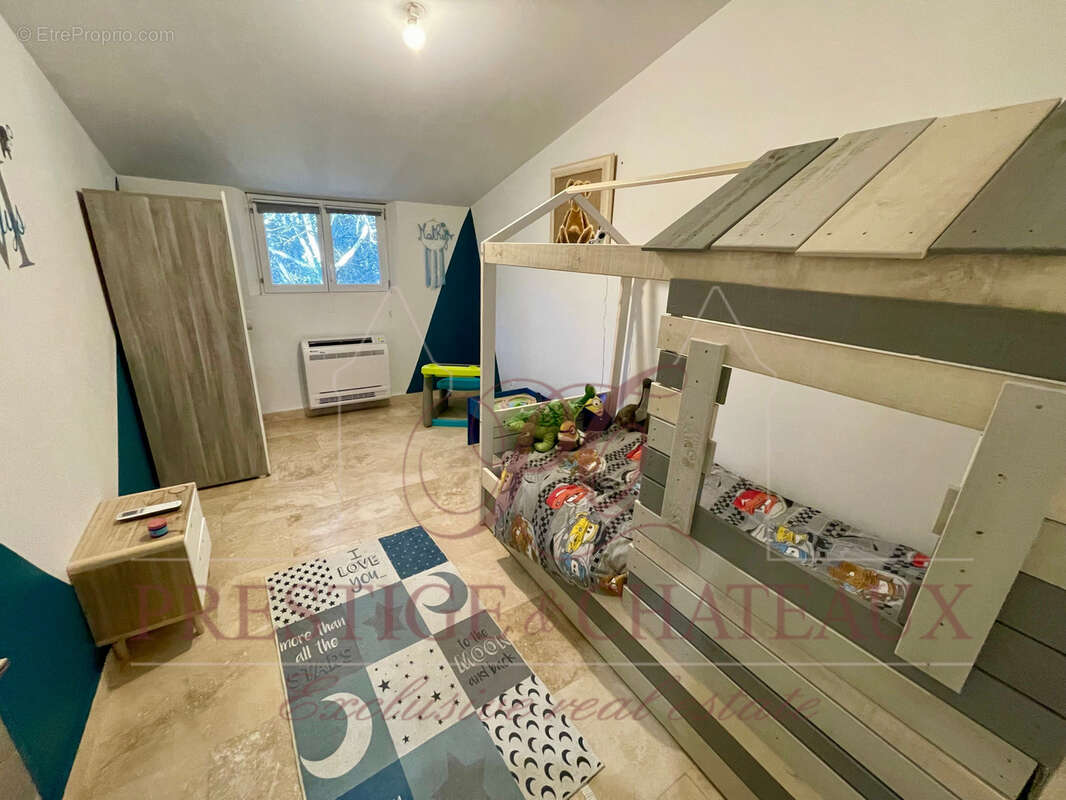 Maison à SUZE-LA-ROUSSE